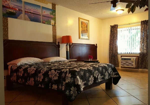 Lago Motor Inn image 10